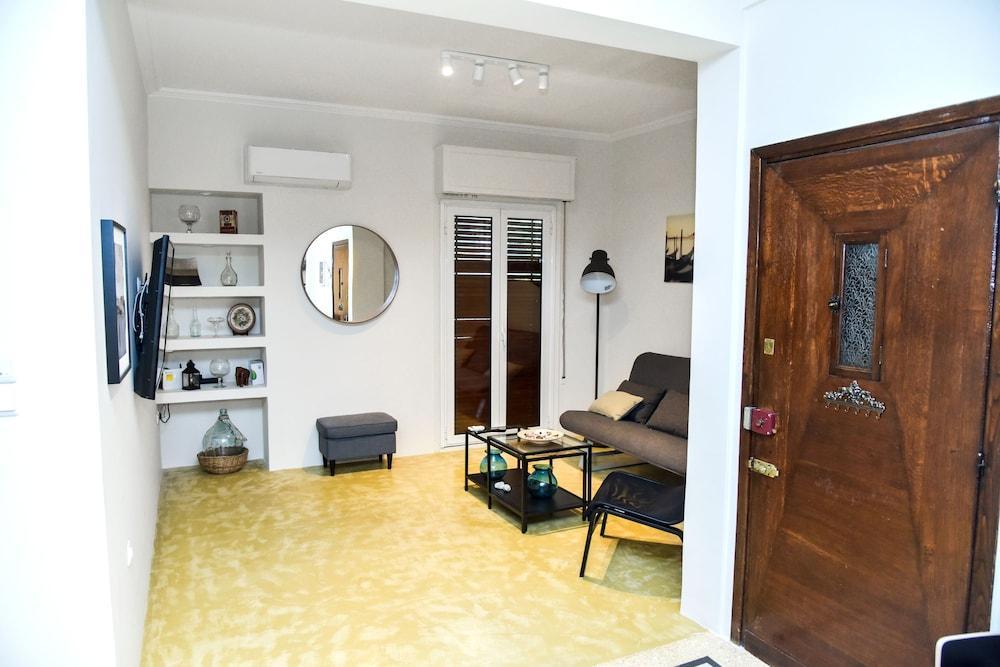 Central Apartment At Echarxia 2 Beds For 5 Pers By Mps Ateny Zewnętrze zdjęcie